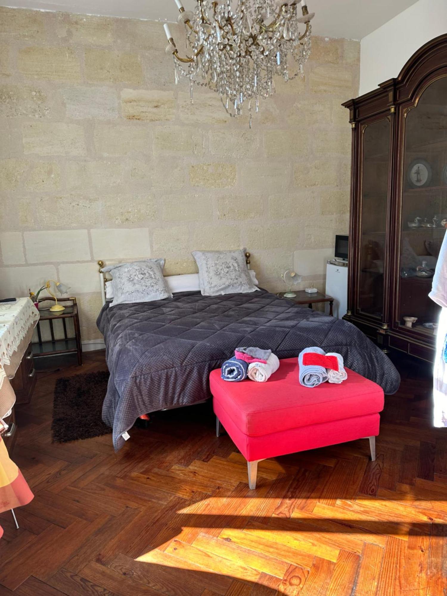 Violette Lägenhet Bordeaux Exteriör bild