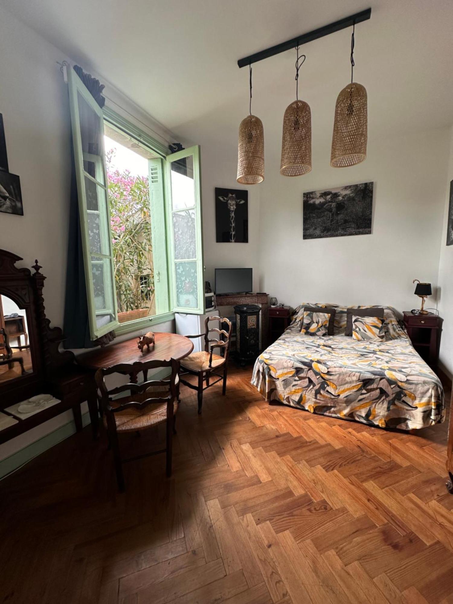 Violette Lägenhet Bordeaux Exteriör bild